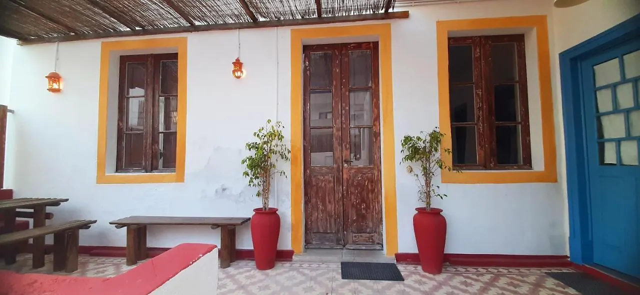 Hostel A Casa Da Arvore Faro